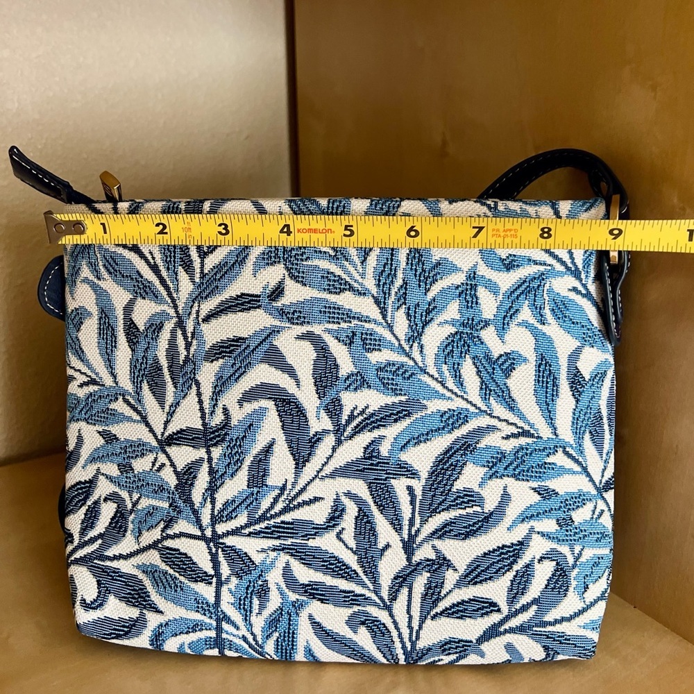 Signare William Morris Willow Bough Blue Tapestry Crossbody Bag - Picture 8 of 10